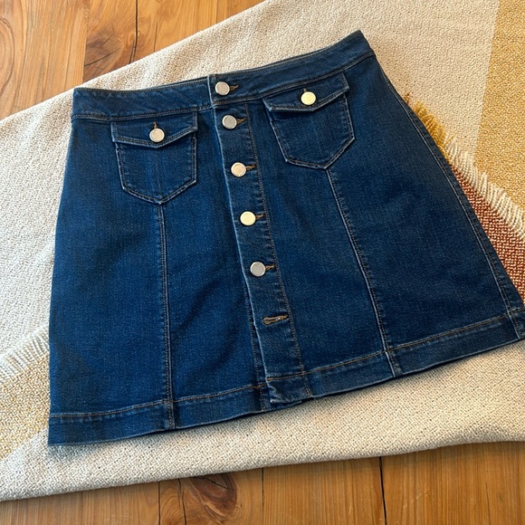 NWOT Loft Jean Skirt- Size 8 - Picture 1 of 3